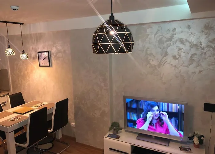 Kraljevi Cardaci Sadikovic Sa Garazom Daire *