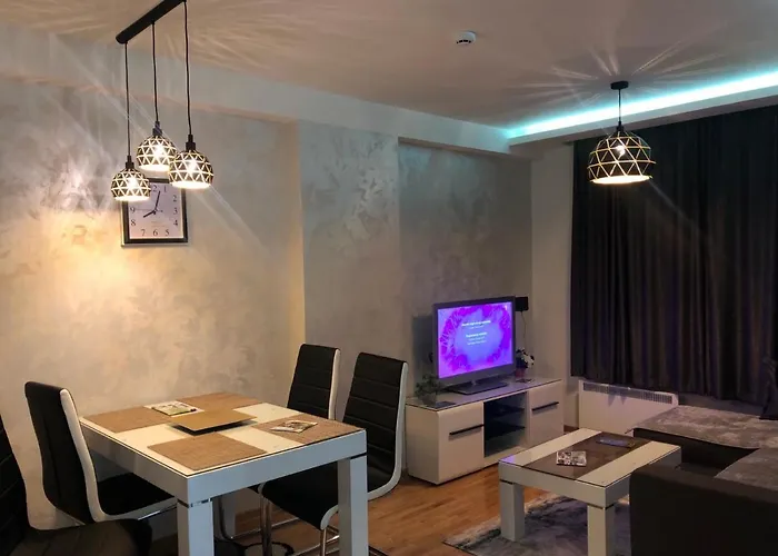 Kraljevi Cardaci Sadikovic Sa Garazom Daire