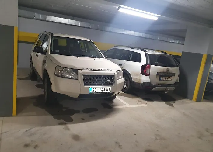 Kraljevi Cardaci Sadikovic Sa Garazom Daire *